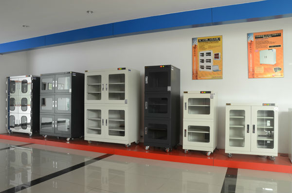 Antistatic Paint Stainless Steel Storage Cabinets Led Control