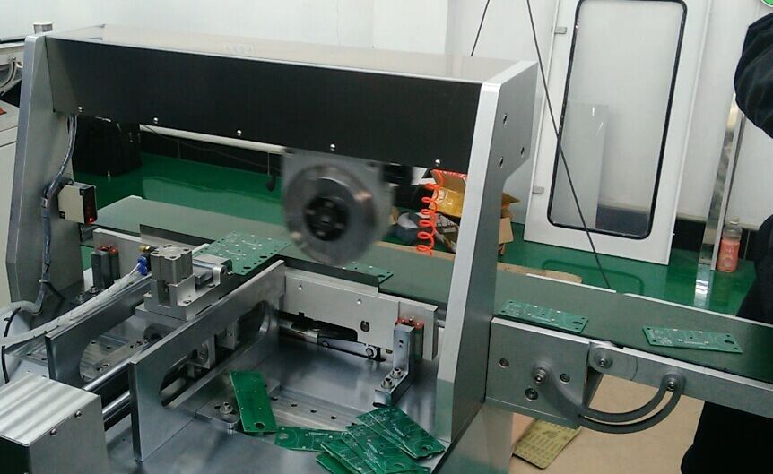 Auto Double - Sided PCB Separator With LED Light 1100 × 630 × 730mm