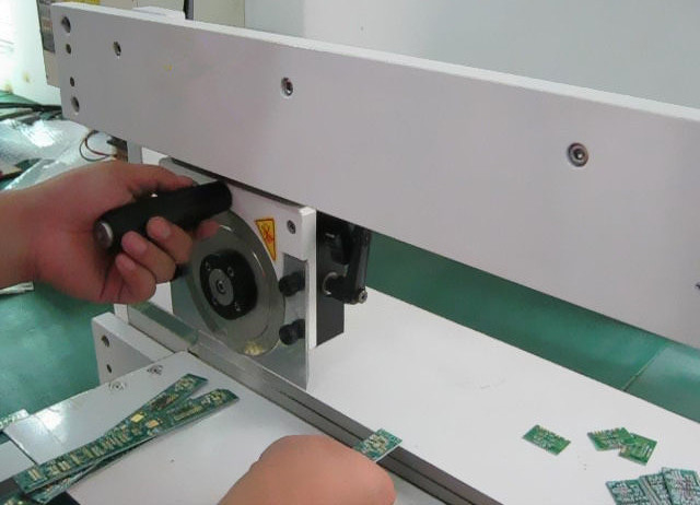 Electronics V Cutter PCB Depanelization With Circular / Linear Blade