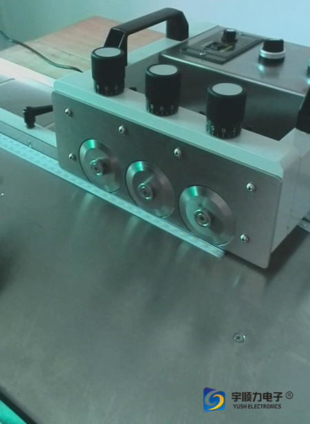 300mm / Second PCB Cutting Machine , PCB Depaneling Machine 0.6mm Thickness